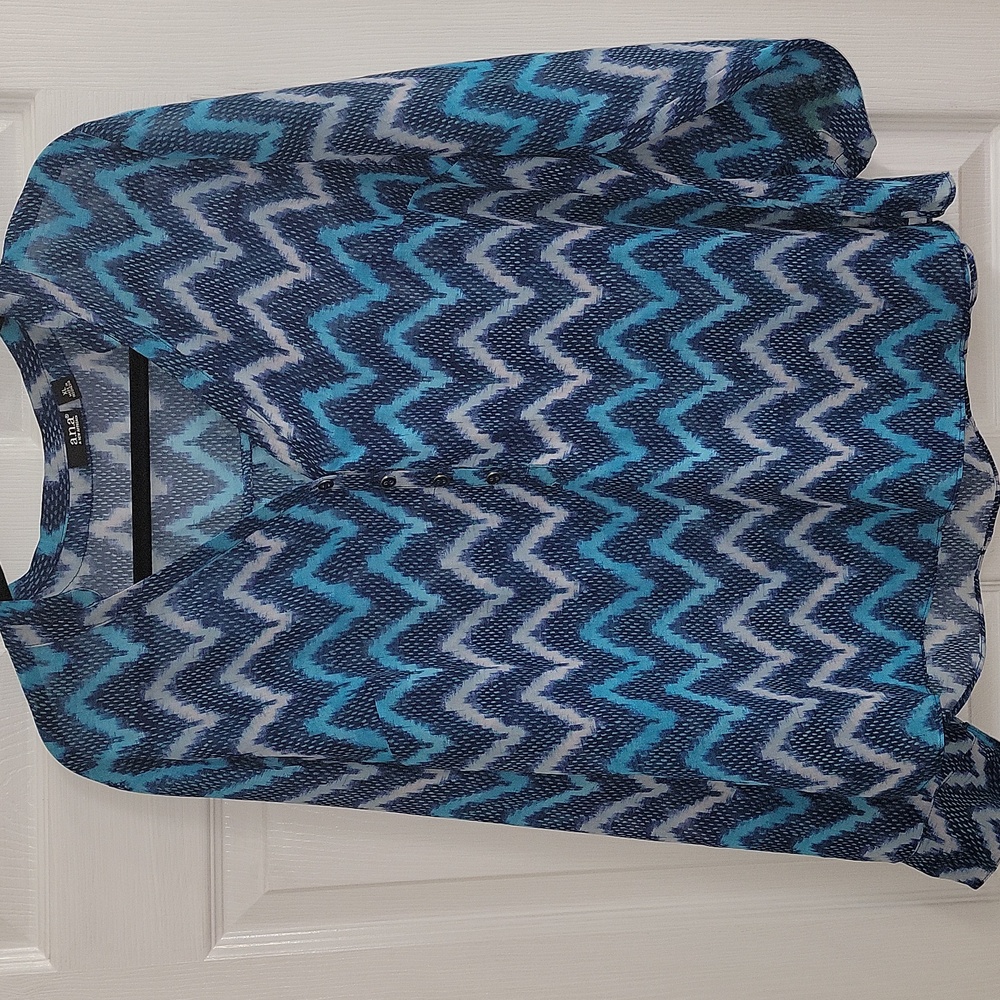 a.n.a Blue and White Chevron Blouse Size XL Sheer Long Sleeve